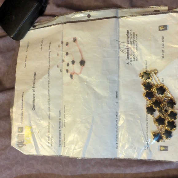 Certificate Evaluation Included Mother of Pearl Necklace & Earrings Set - Picture 4 of 14